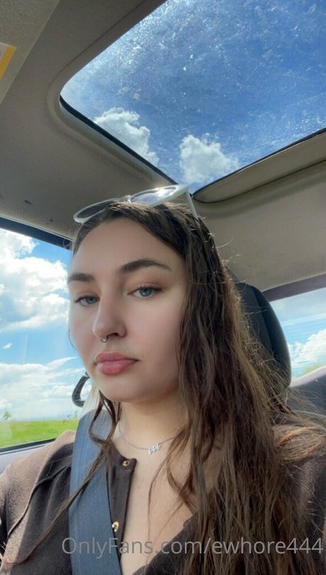 Ewhore444 photo 8