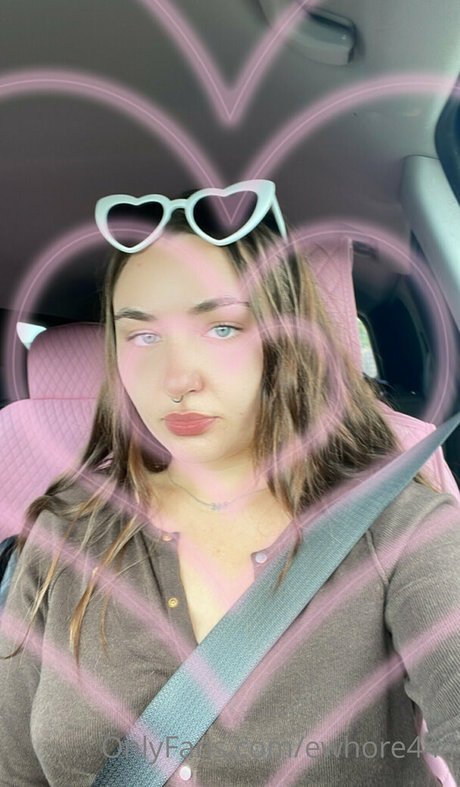 Ewhore444 photo 12