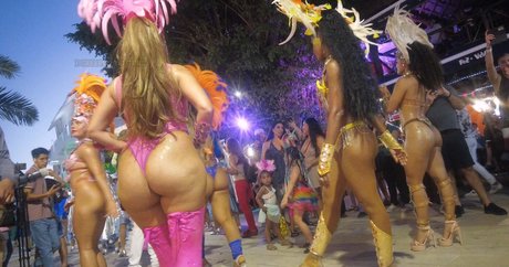 Exhibitionism photo 51