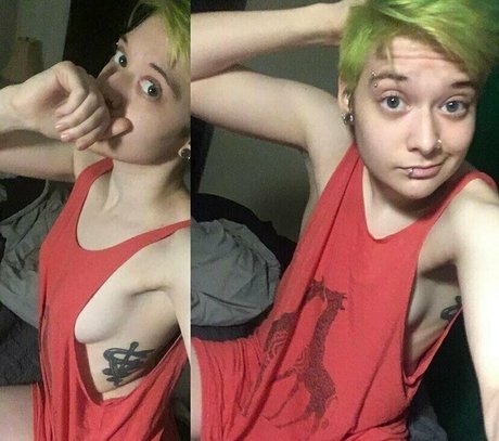 Explicit_enby photo 38