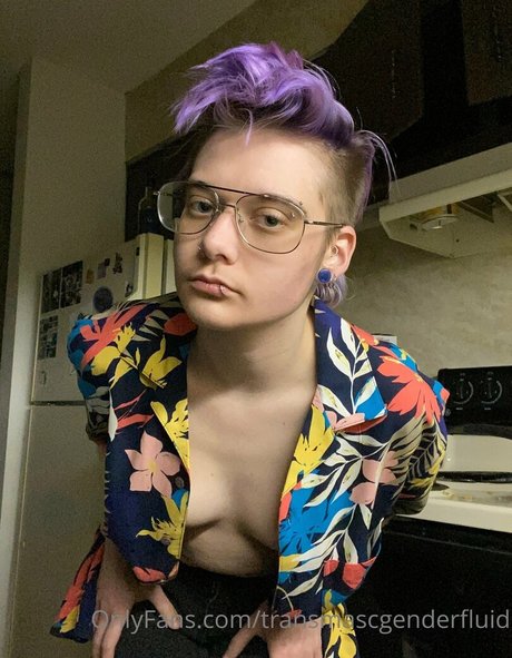 Explicit_enby photo 91