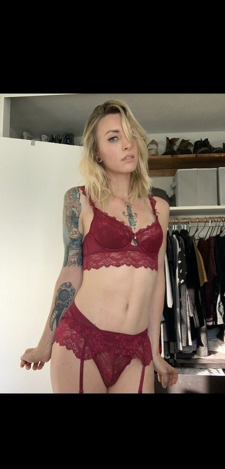 Profile photo of Ez_pz_evie