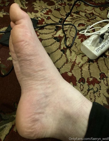 Faeryn_wolf photo 12