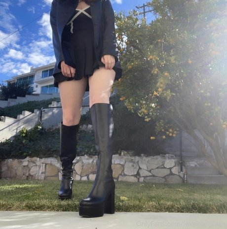 Fakekneecaps photo 104