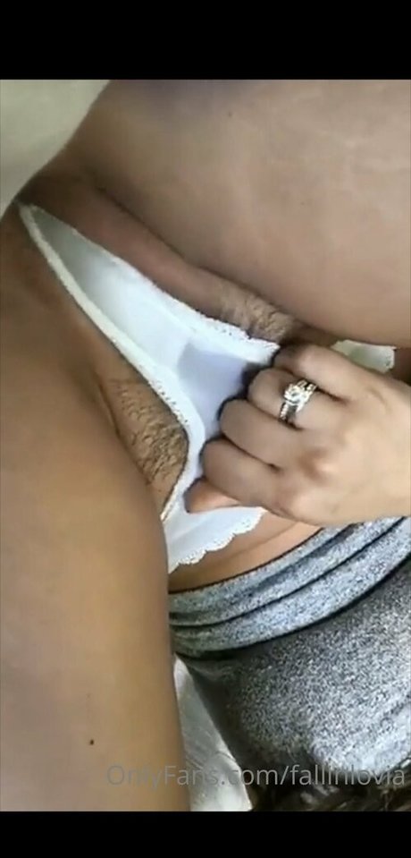 Fallinlovia photo 40