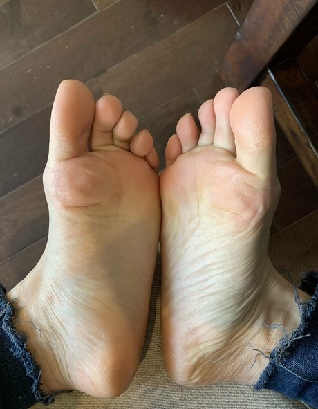 Fallinlovia photo 42