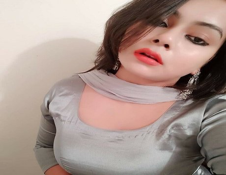 Farah Diba photo 4