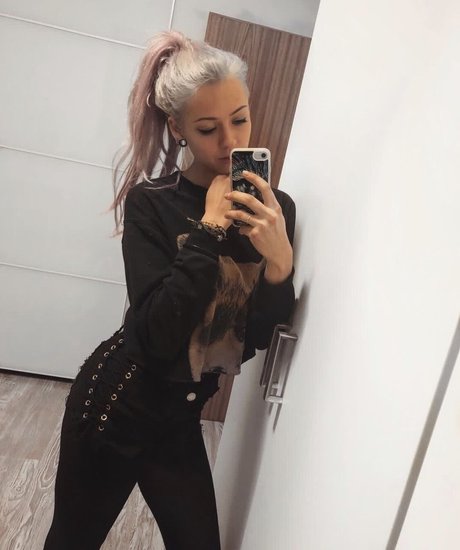 Farbenfuchs photo 100