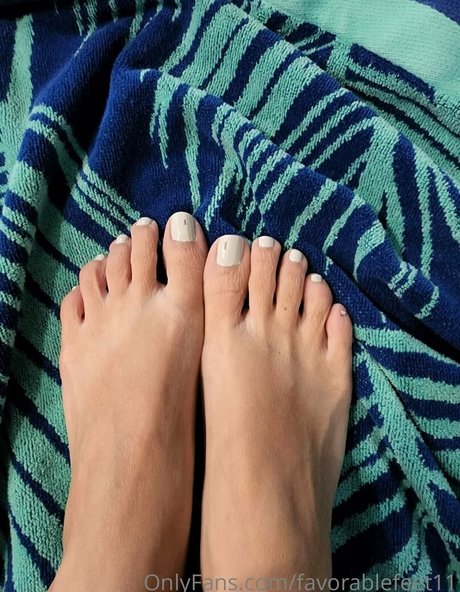 Favorablefeet11 photo 2