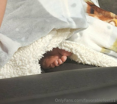 Favorablefeet11 photo 13