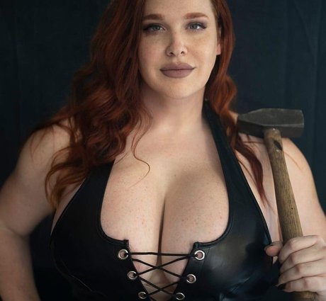 Fay The Red photo 4