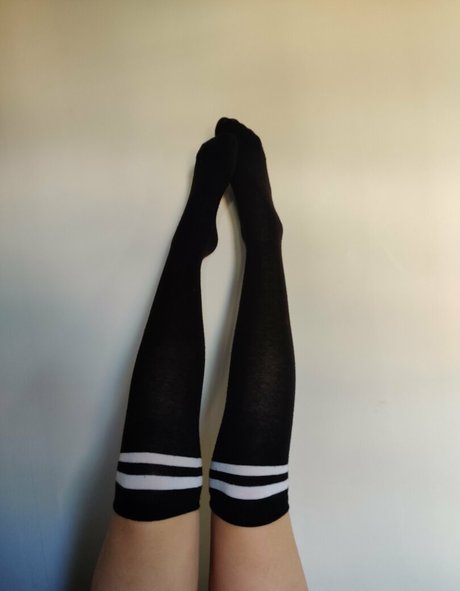 Feet-amana photo 32