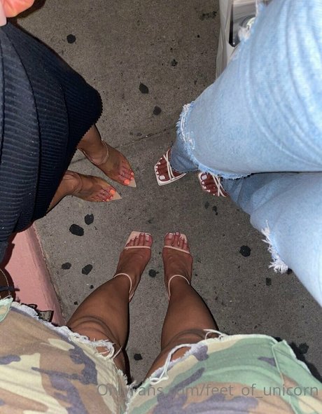 Feet_of_unicorn photo 2