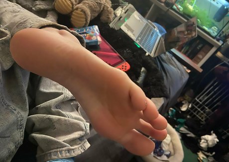 Feetiecutieee photo 4