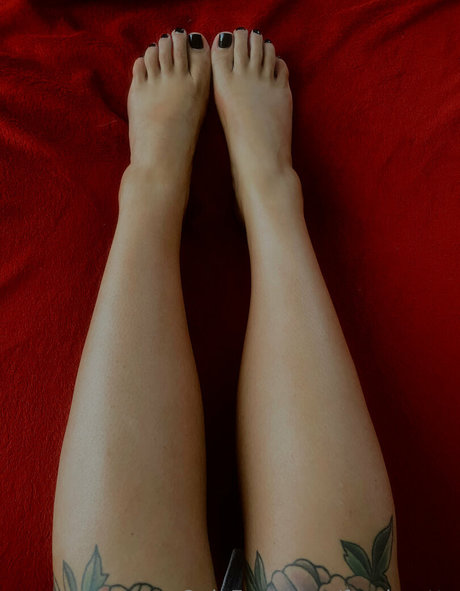 Feetloretta photo 16