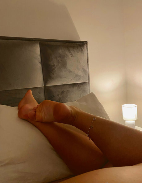 Feetloretta photo 18
