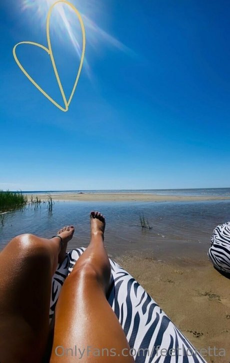 Feetloretta photo 25