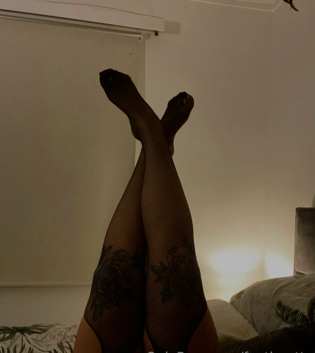 Feetloretta photo 26