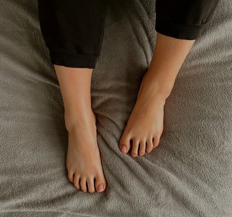 Feetloretta photo 29