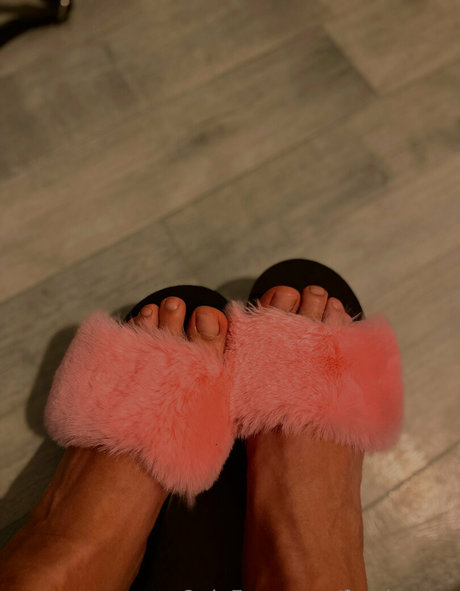 Feetloretta photo 43