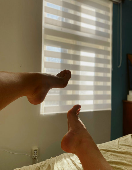 Feetloretta photo 54