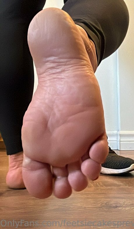Profile photo of Feetsiecakespreviews