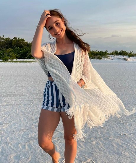 Felicia Hofner photo 17