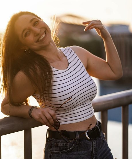 Felicia Hofner photo 19