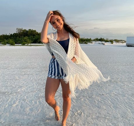 Felicia Hofner photo 37