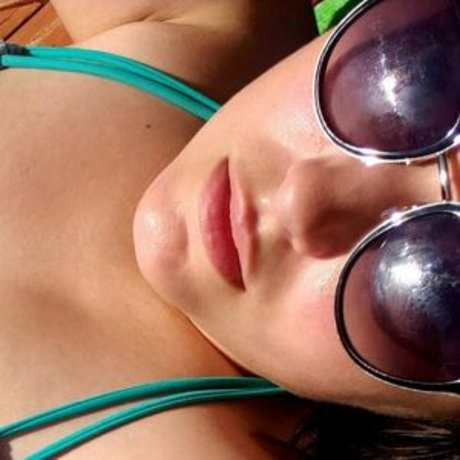 Femalefeederheaven photo 282