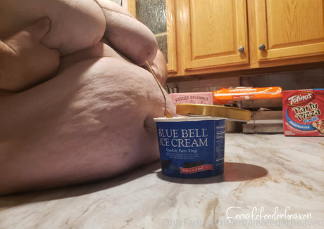 Femalefeederheaven photo 365