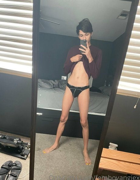 Femboyangiesfeet photo 13