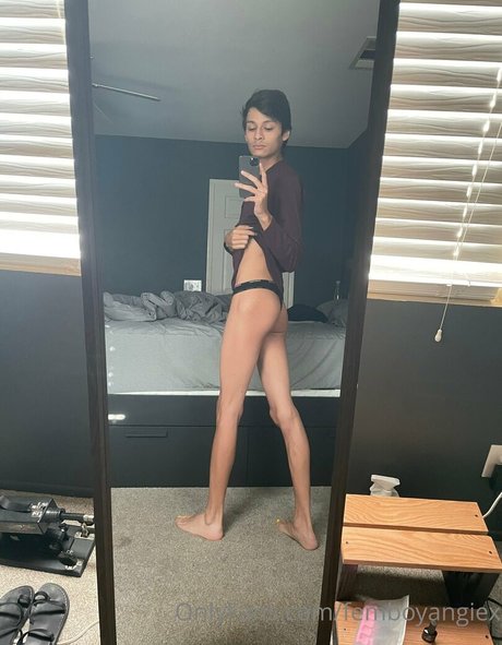 Femboyangiesfeet photo 15