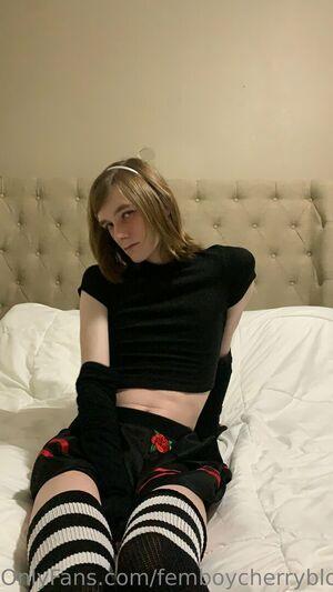 femboycherryblossom photo 200