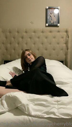 femboycherryblossom photo 219