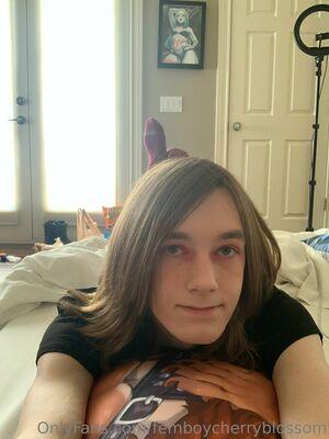 femboycherryblossom photo 247