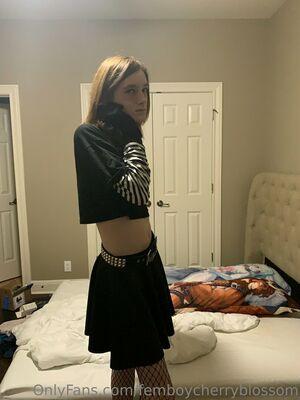 femboycherryblossom photo 255