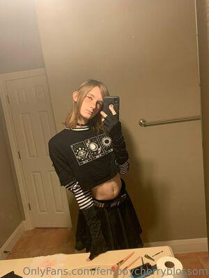 femboycherryblossom photo 281