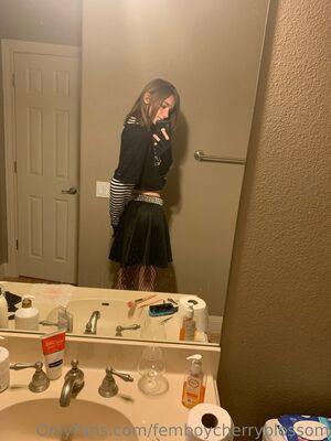 femboycherryblossom photo 283