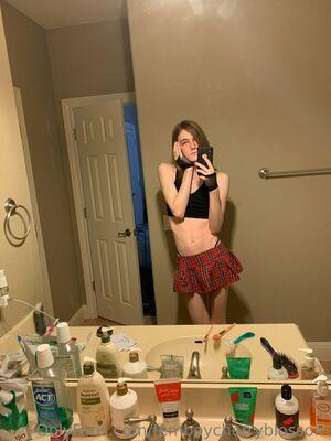 femboycherryblossom photo 295