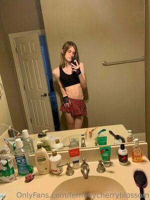 femboycherryblossom photo 300