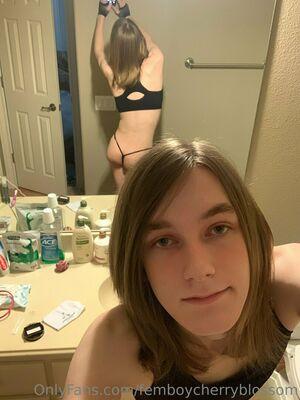 femboycherryblossom photo 306