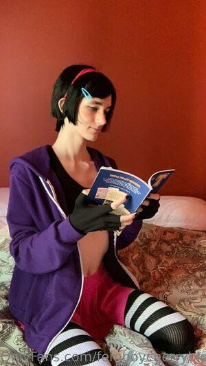 femboycherryblossom photo 329