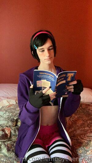 femboycherryblossom photo 330
