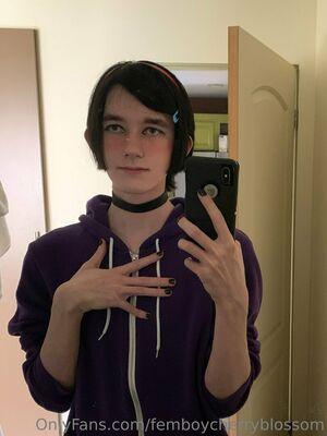 femboycherryblossom photo 350