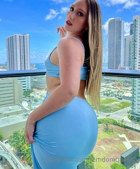 Femdomqueenaj photo 13