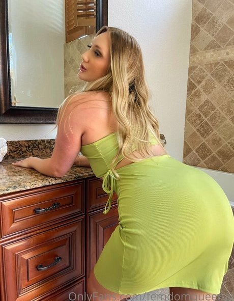 Femdomqueenaj photo 25