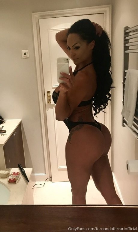 Fernanda Ferrari photo 32