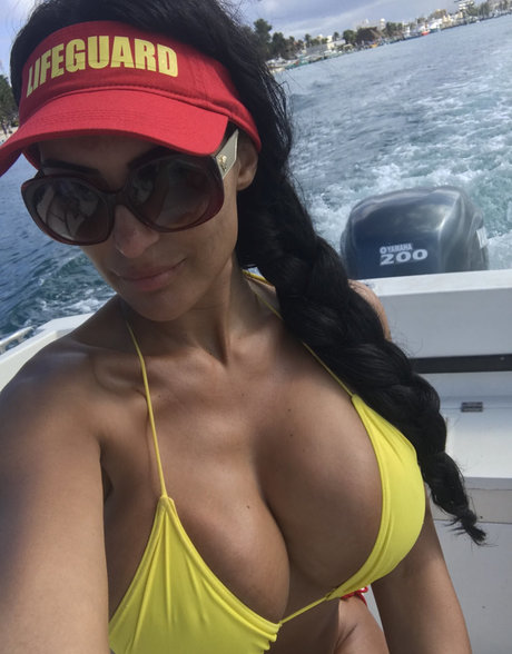 Fernanda Ferrari photo 72