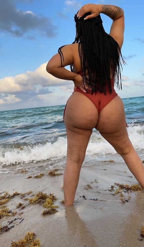 FineAssYonna photo 29